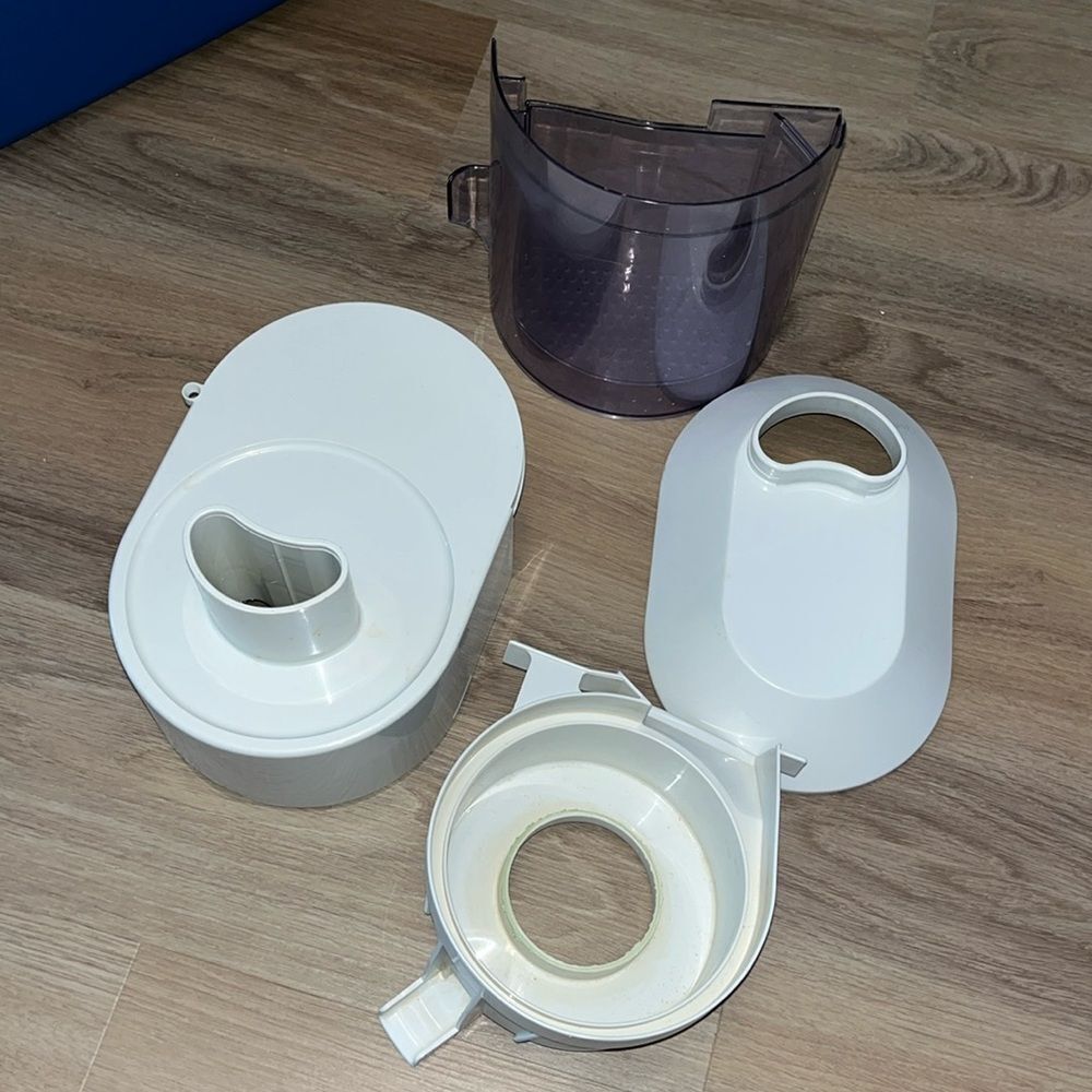 Four Pieces (4) Braun No 1 top juicer MP80 Parts